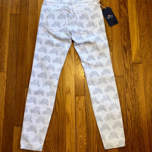 Vineyard Vines White and Grey Denim Jeans - Picture 11 of 12